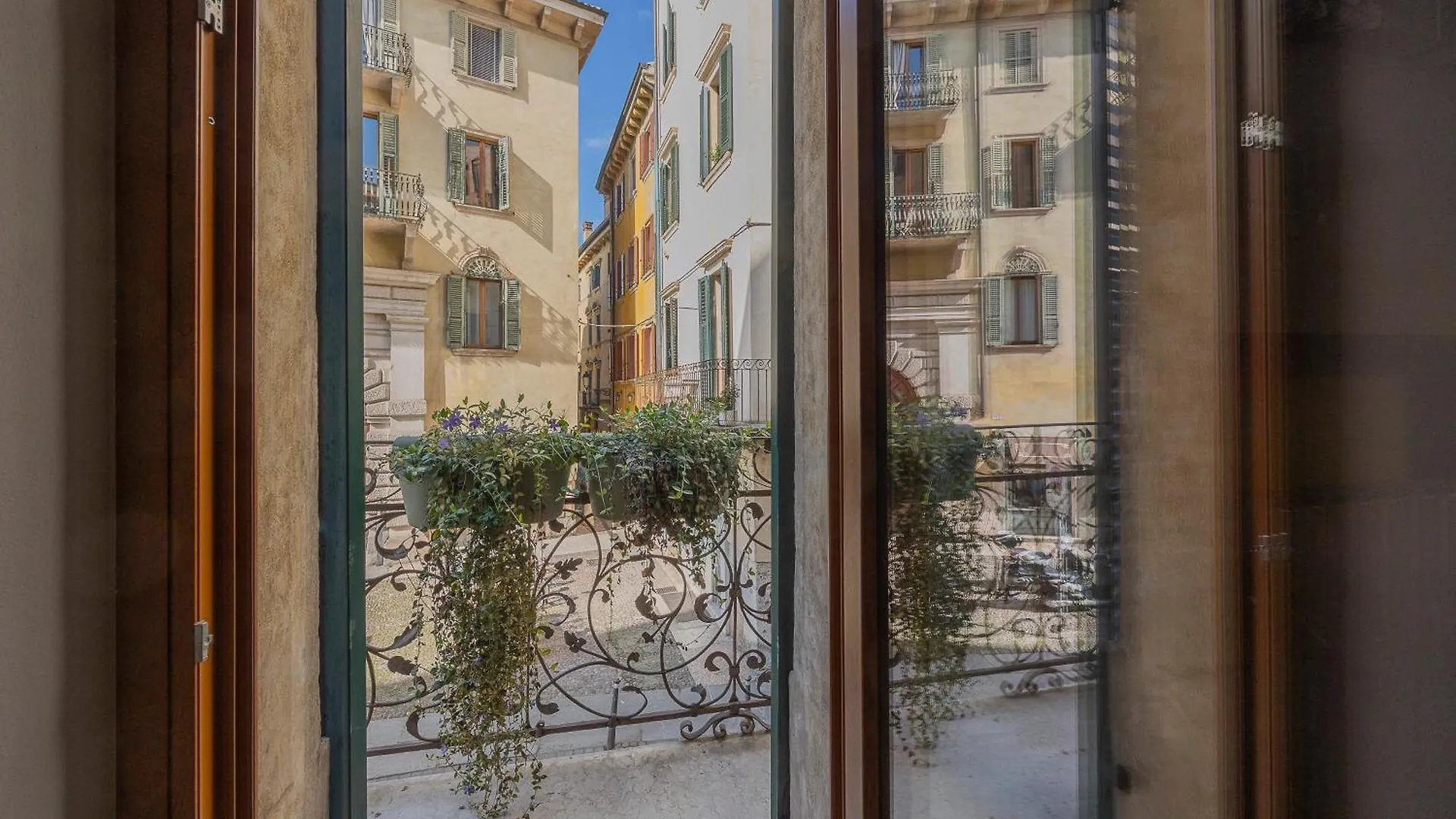 Domus Largo Pescheria Verona 0*,